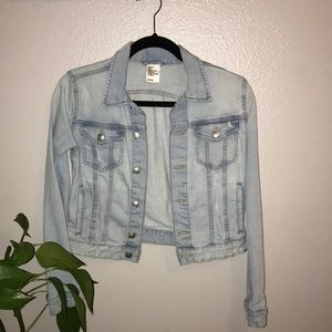 Slightly cropped H&M denim jacket